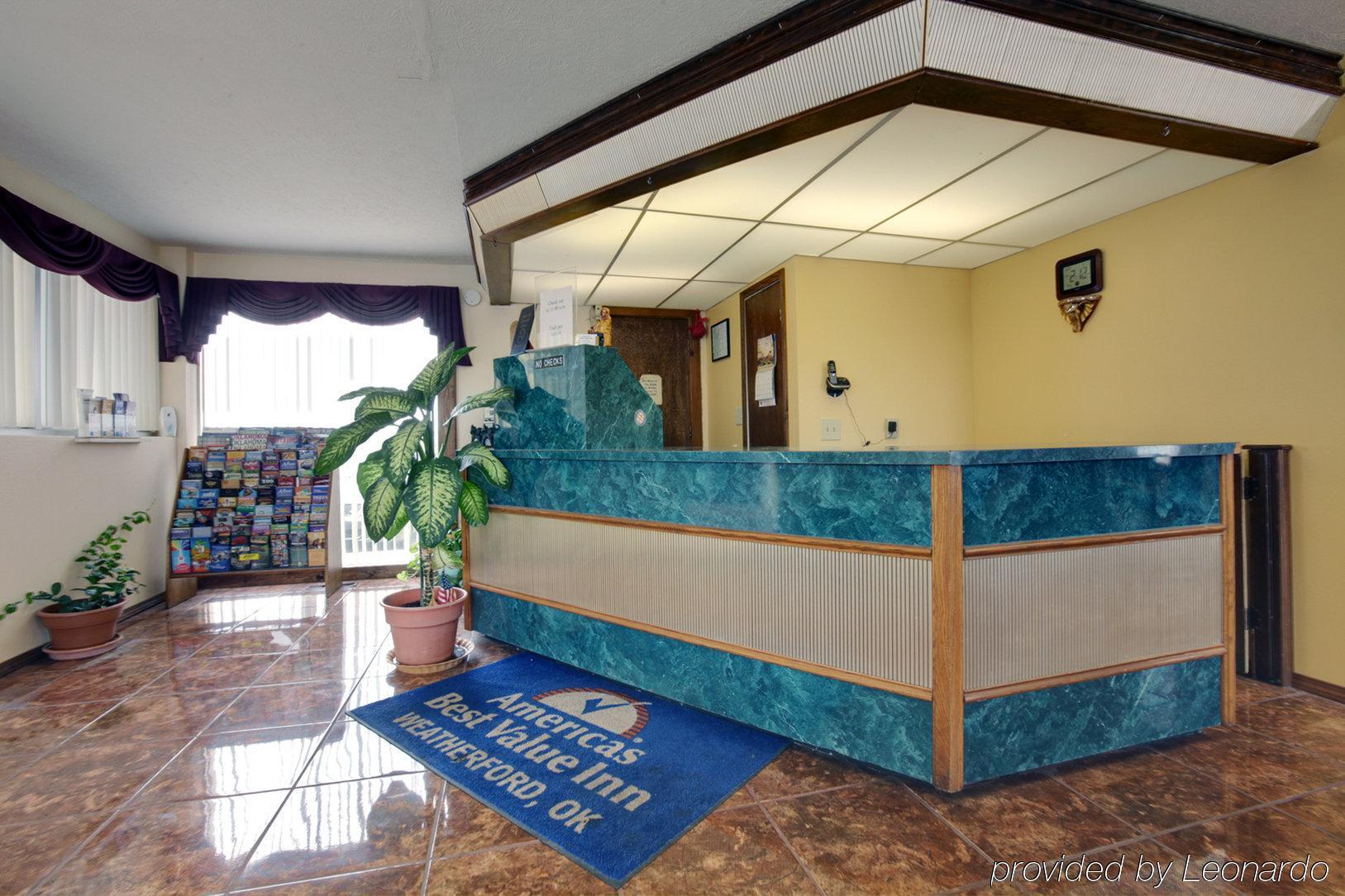 Americas Best Value Inn Weatherford Интерьер фото
